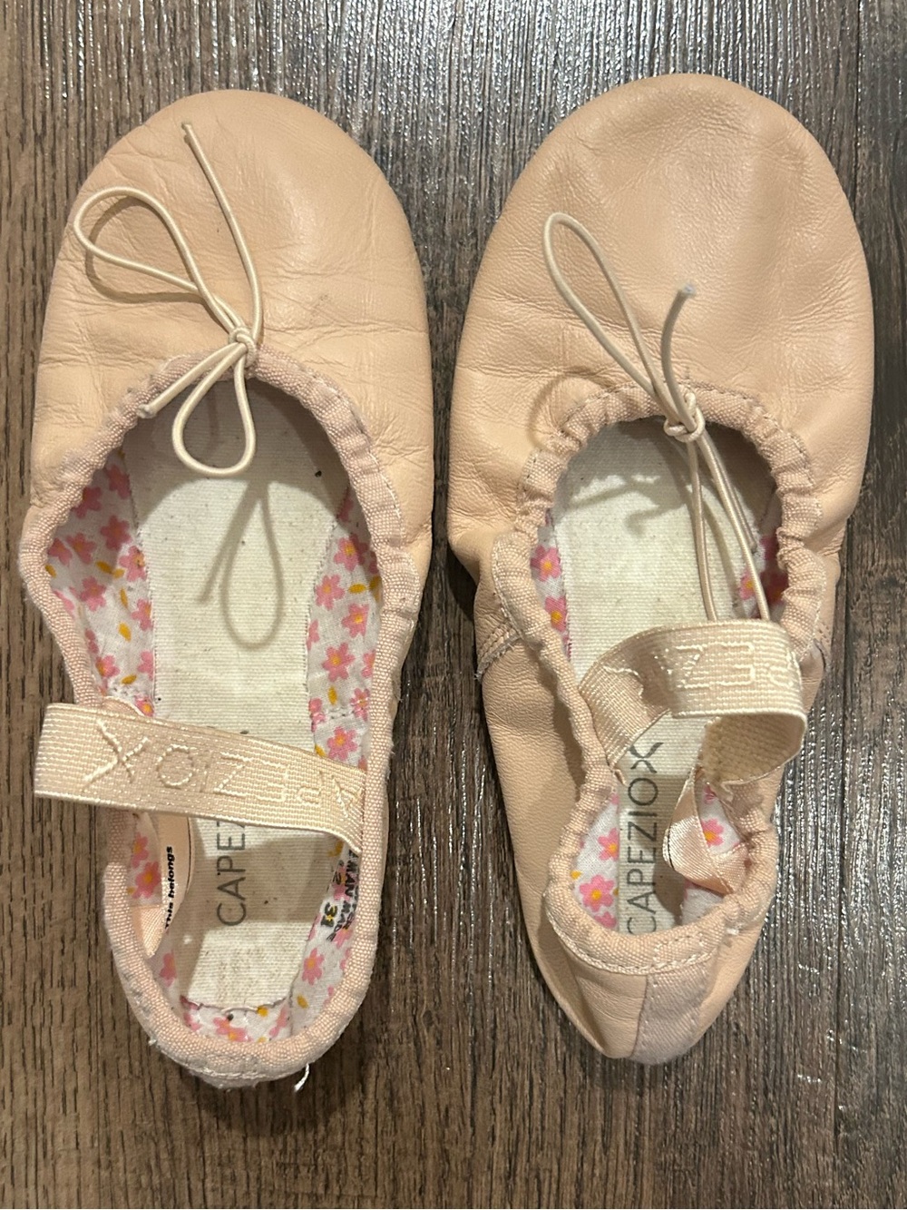 Capezio Girls Ballet Flats in Nude Pink Size 13M